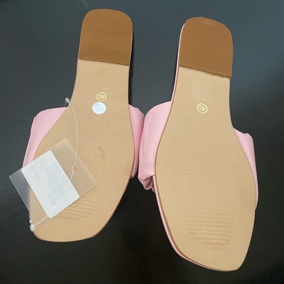 Slider flats - Picture 2 of 3